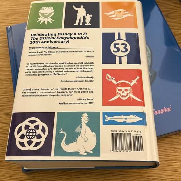 New Disney books - Picture 5 of 7